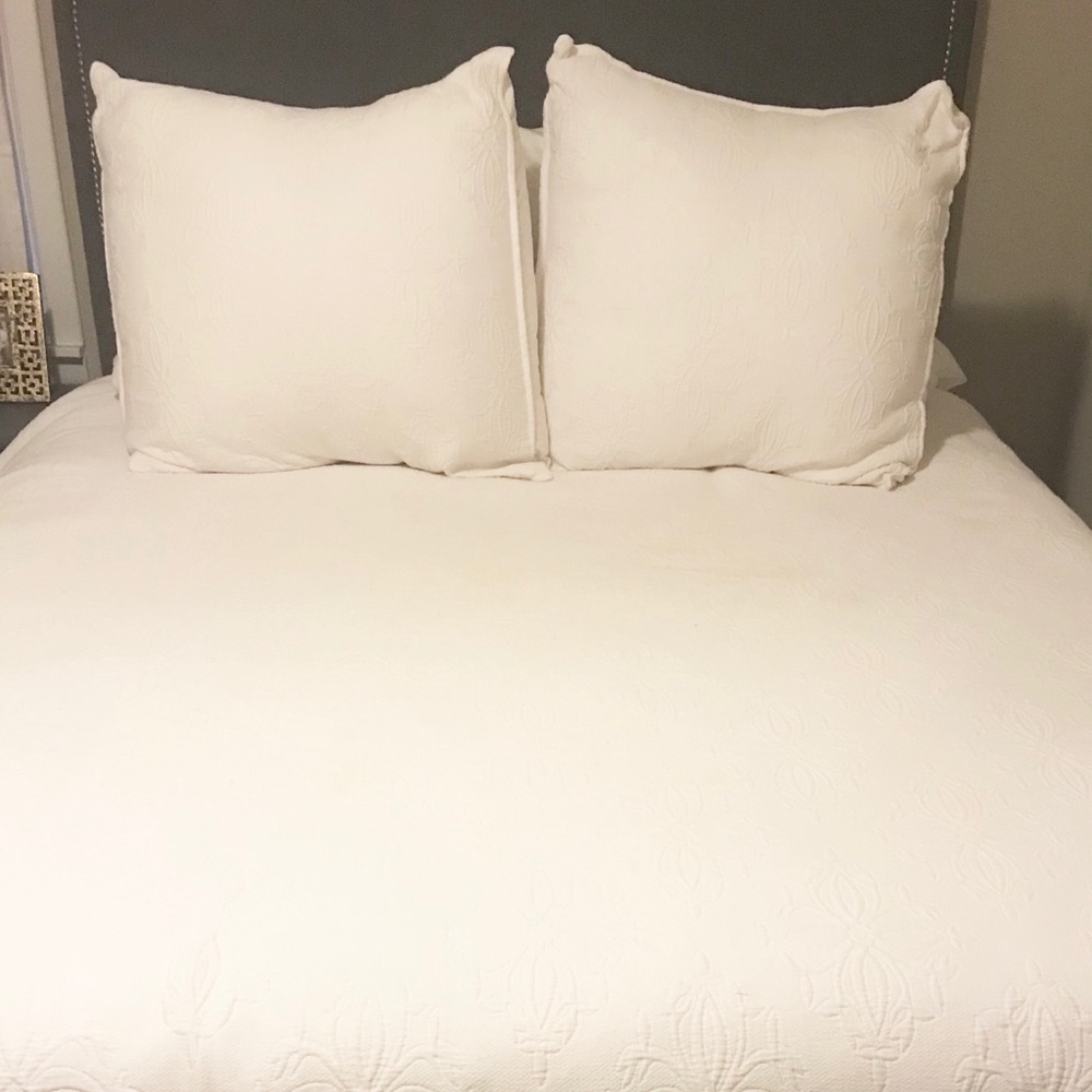 West Elm quilted duvet-King